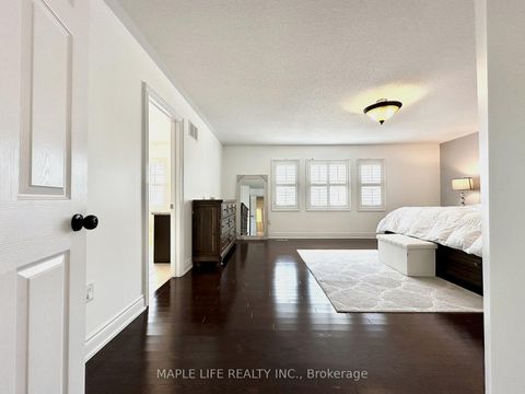 Photo 28 at 194 Twin Hills Crescent, Vellore Village, Vaughan
