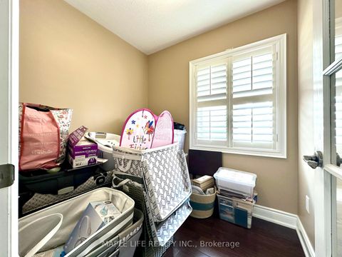 Photo 35 at 194 Twin Hills Crescent, Vellore Village, Vaughan
