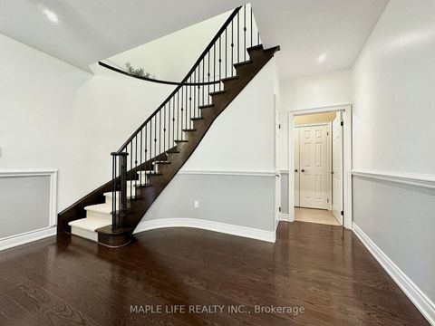 Photo 37 at 194 Twin Hills Crescent, Vellore Village, Vaughan