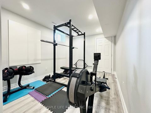Photo 40 at 194 Twin Hills Crescent, Vellore Village, Vaughan