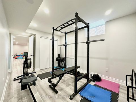 Photo 41 at 194 Twin Hills Crescent, Vellore Village, Vaughan