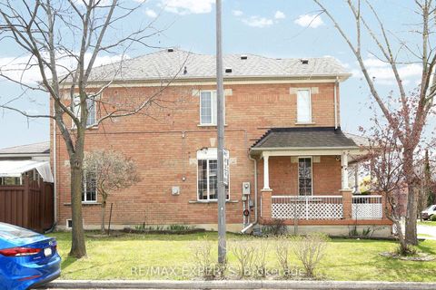 Photo 2 at 1 Via Cristina Way, Sonoma Heights, Vaughan