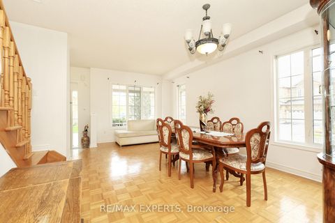 Photo 11 at 1 Via Cristina Way, Sonoma Heights, Vaughan