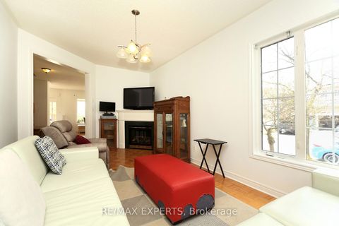 Photo 14 at 1 Via Cristina Way, Sonoma Heights, Vaughan