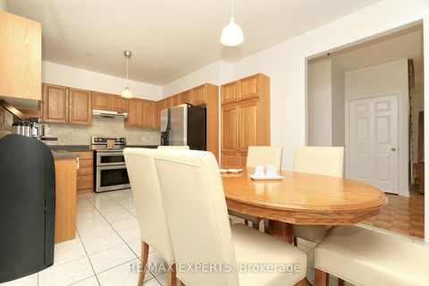 Photo 16 at 1 Via Cristina Way, Sonoma Heights, Vaughan