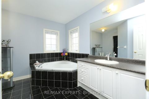Photo 32 at 1 Via Cristina Way, Sonoma Heights, Vaughan