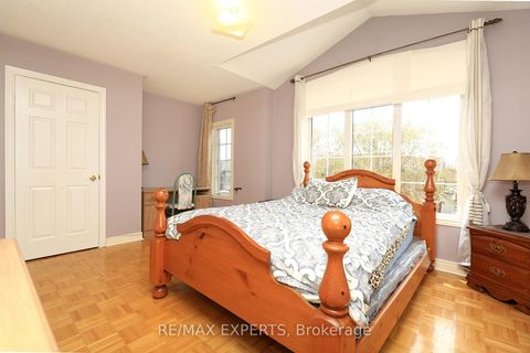 Photo 38 at 1 Via Cristina Way, Sonoma Heights, Vaughan