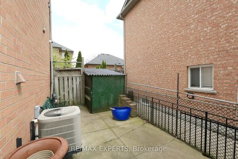 Photo 39 at 1 Via Cristina Way, Sonoma Heights, Vaughan