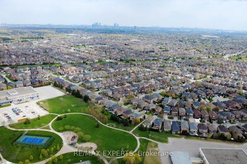 Photo 44 at 1 Via Cristina Way, Sonoma Heights, Vaughan