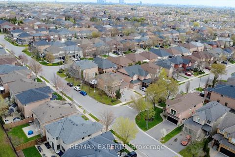 Photo 49 at 1 Via Cristina Way, Sonoma Heights, Vaughan