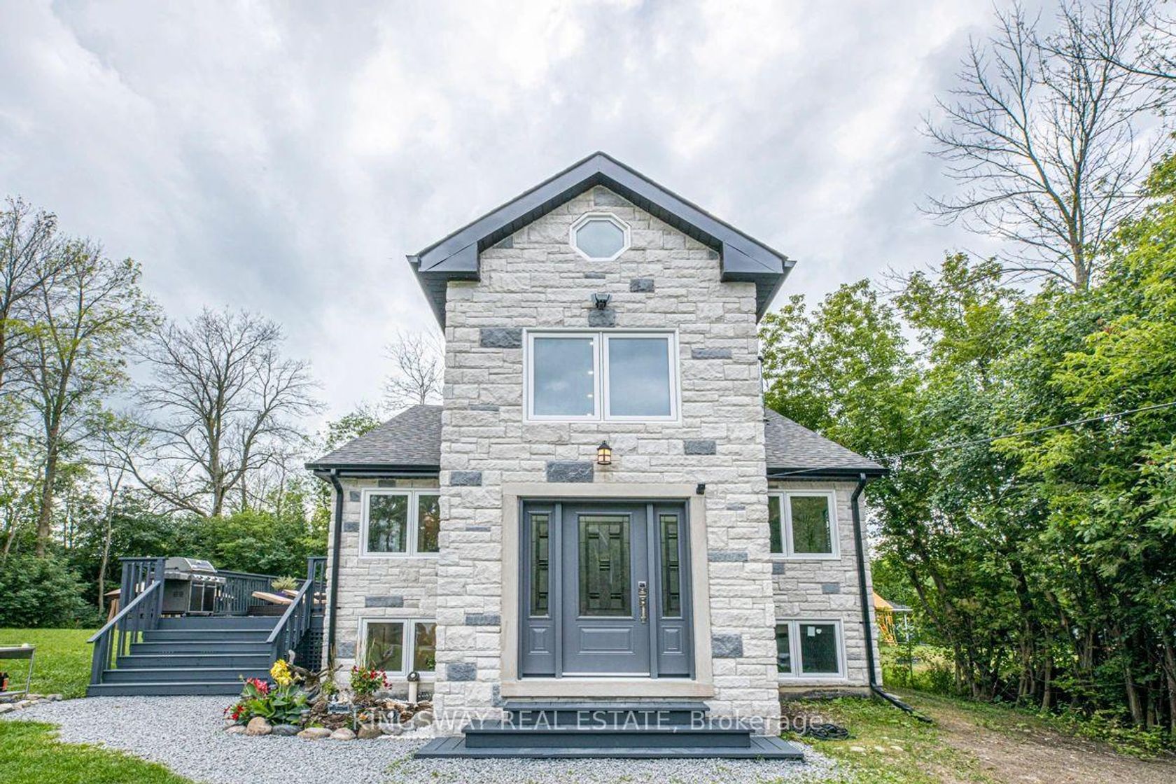 850 Isobel Avenue, Historic Lakeshore Communities, Georgina photo number 2