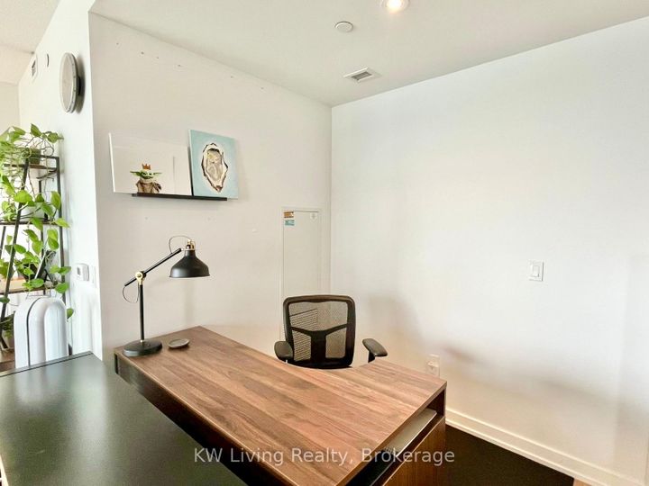 Photo 2 at 1906 - 117 McMahon Drive, Bayview Village, Toronto