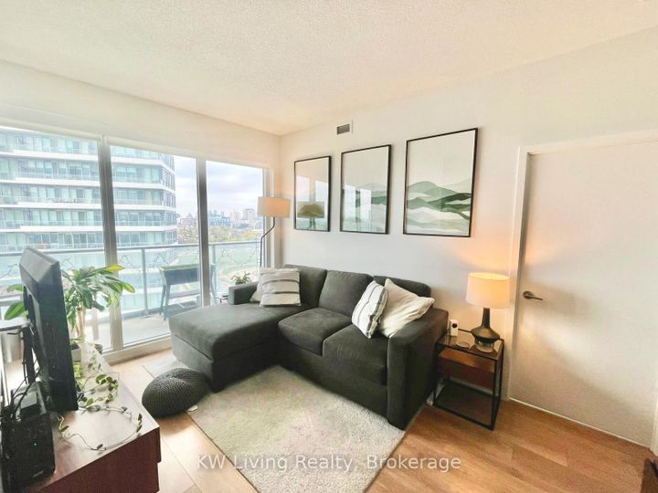 Photo 3 at 1906 - 117 McMahon Drive, Bayview Village, Toronto