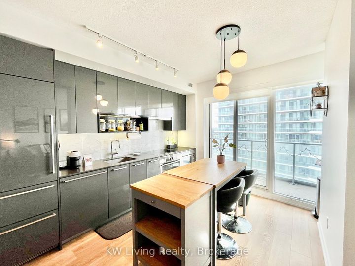 Photo 4 at 1906 - 117 McMahon Drive, Bayview Village, Toronto