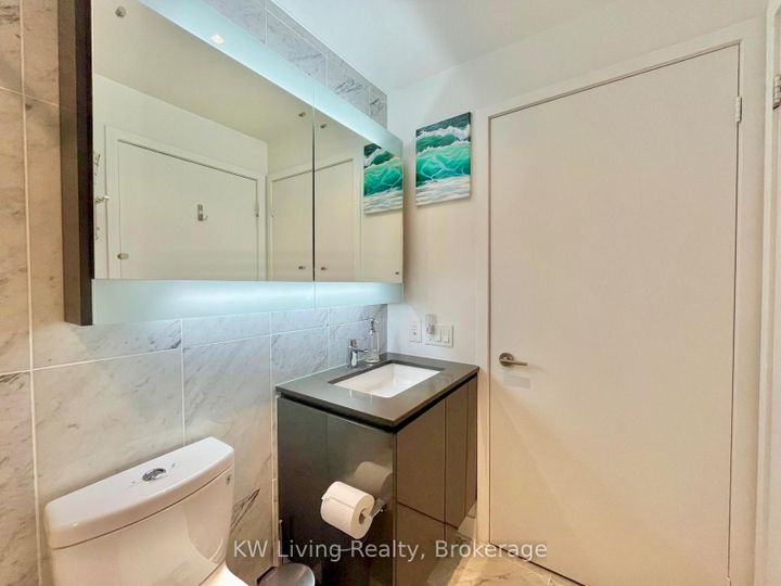 Photo 9 at 1906 - 117 McMahon Drive, Bayview Village, Toronto
