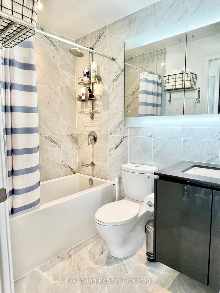 Photo 10 at 1906 - 117 McMahon Drive, Bayview Village, Toronto