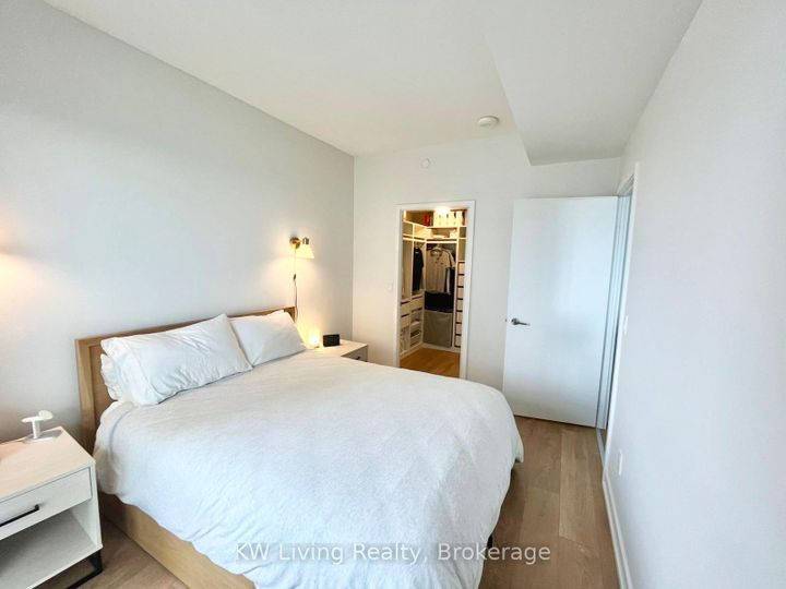 Photo 13 at 1906 - 117 McMahon Drive, Bayview Village, Toronto