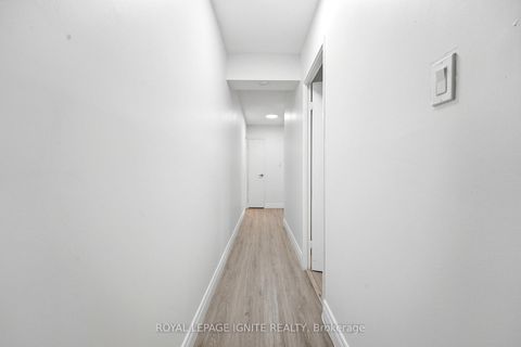 Photo 3 at 714 - 370 Dixon Road, The Westway, Toronto