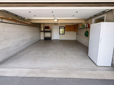Photo 4 at 18 Clubhouse Court, Jane Heights, Toronto