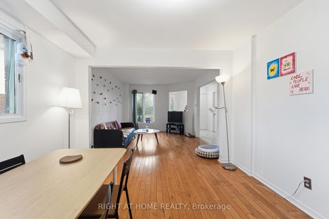 Photo 2 at 141 Sandown Avenue, Cliffside, Toronto