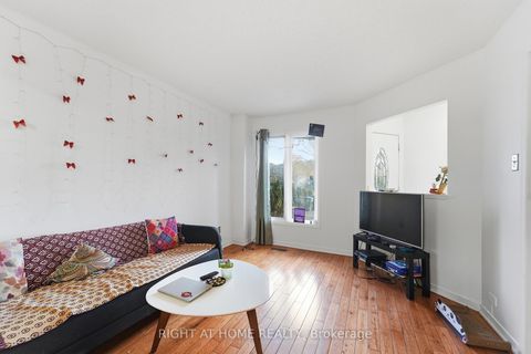 Photo 3 at 141 Sandown Avenue, Cliffside, Toronto