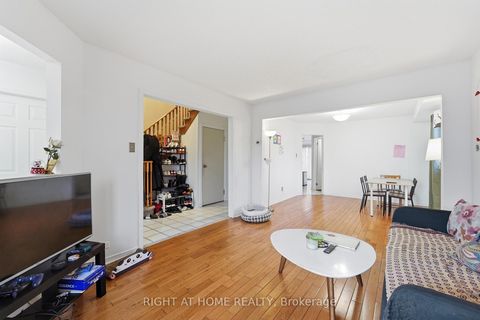 Photo 4 at 141 Sandown Avenue, Cliffside, Toronto
