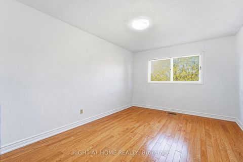 Photo 22 at 141 Sandown Avenue, Cliffside, Toronto