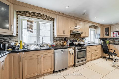 Photo 8 at 50 Collard Drive, King City, King