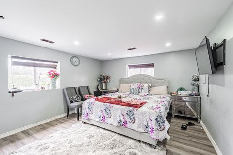 Photo 14 at 50 Collard Drive, King City, King