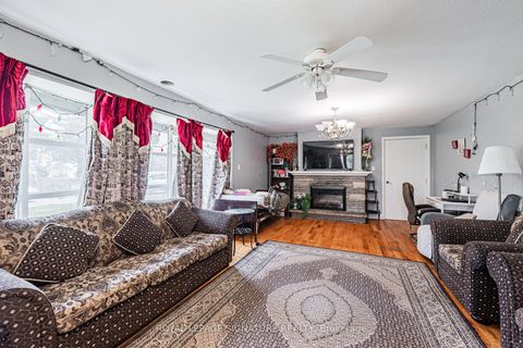 Photo 32 at 50 Collard Drive, King City, King
