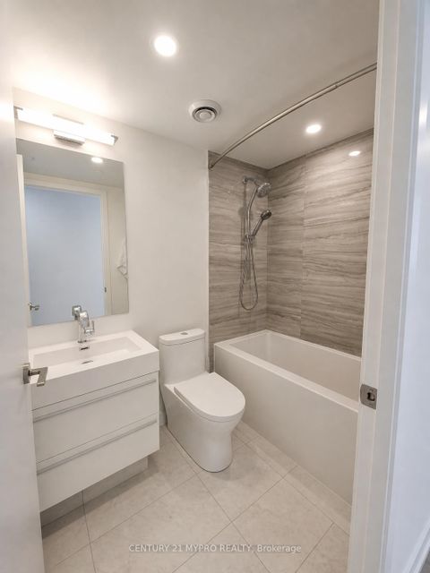 Photo 10 at 3409 - 39 Roehampton Avenue, Mount Pleasant West, Toronto