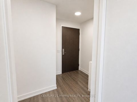 Photo 11 at 3409 - 39 Roehampton Avenue, Mount Pleasant West, Toronto