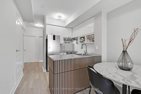 Photo 7 at 218 - 17 Coneflower Crescent, Branson, Toronto