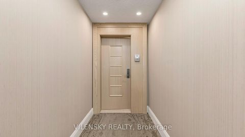 Photo 4 at 510 - 509 Beecroft Road, Willowdale West, Toronto