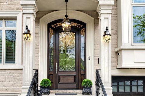 Photo 1 at 50 LLOYDMINSTER Crescent, Newtonbrook East, Toronto