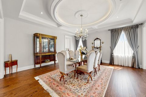 Photo 8 at 50 LLOYDMINSTER Crescent, Newtonbrook East, Toronto