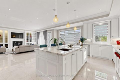 Photo 15 at 50 LLOYDMINSTER Crescent, Newtonbrook East, Toronto