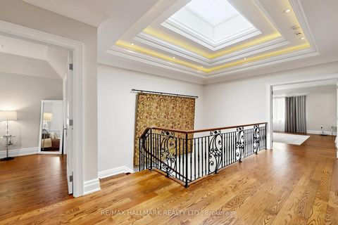 Photo 18 at 50 LLOYDMINSTER Crescent, Newtonbrook East, Toronto