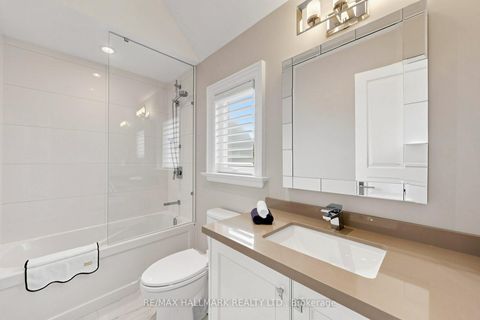 Photo 26 at 50 LLOYDMINSTER Crescent, Newtonbrook East, Toronto