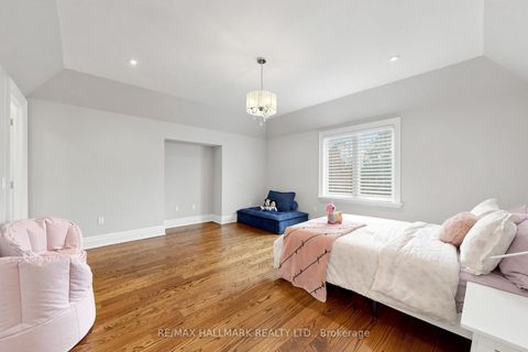 Photo 28 at 50 LLOYDMINSTER Crescent, Newtonbrook East, Toronto