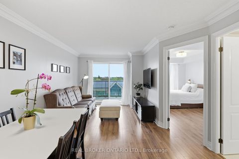 Photo 4 at 609 - 2 Clairtrell Road, Willowdale East, Toronto