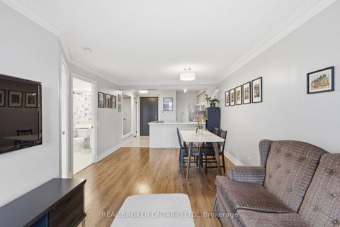 Photo 7 at 609 - 2 Clairtrell Road, Willowdale East, Toronto