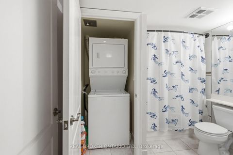 Photo 11 at 609 - 2 Clairtrell Road, Willowdale East, Toronto