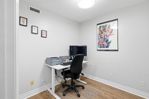 Photo 13 at 609 - 2 Clairtrell Road, Willowdale East, Toronto