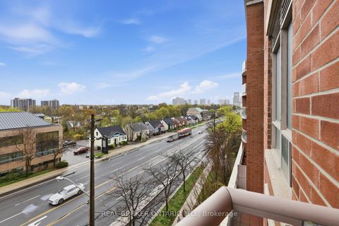 Photo 17 at 609 - 2 Clairtrell Road, Willowdale East, Toronto