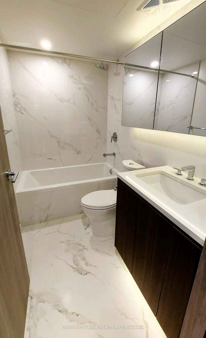 Photo 2 at 908 - 25 McMahon Drive, Bayview Village, Toronto