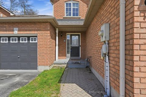 Photo 2 at 4 Hawthorne Crescent, Ardagh, Barrie