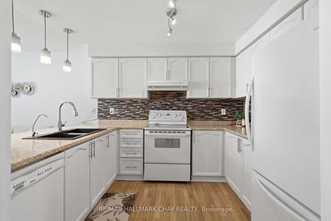 Photo 5 at 4 Hawthorne Crescent, Ardagh, Barrie