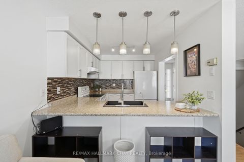 Photo 7 at 4 Hawthorne Crescent, Ardagh, Barrie