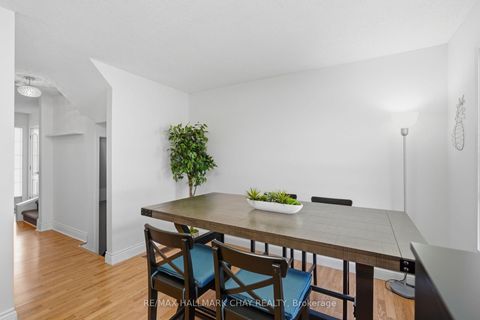 Photo 11 at 4 Hawthorne Crescent, Ardagh, Barrie